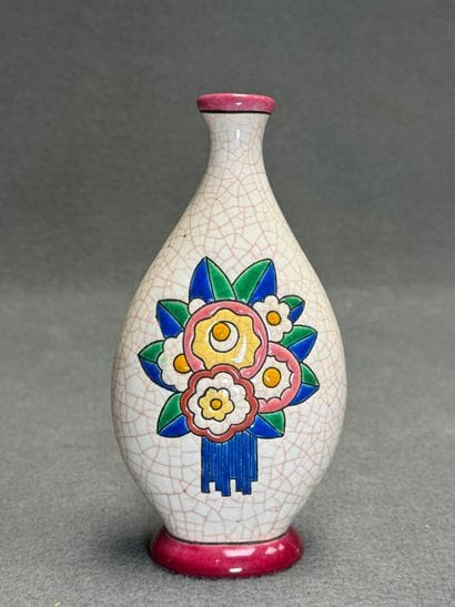 LONGWY
Deux vases en faïence à décor d'émaux...