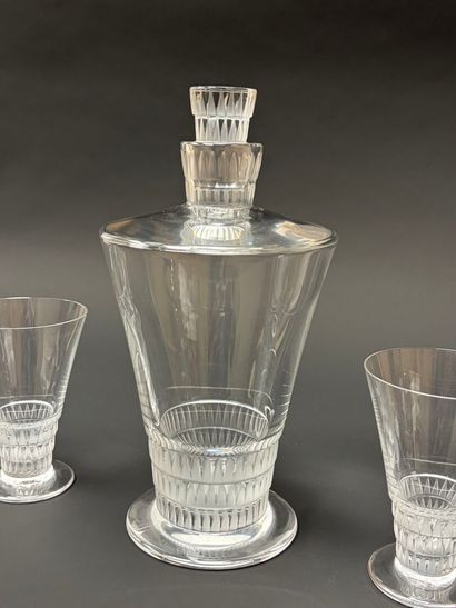 LALIQUE France modèle Bourgueil
Carafe et...