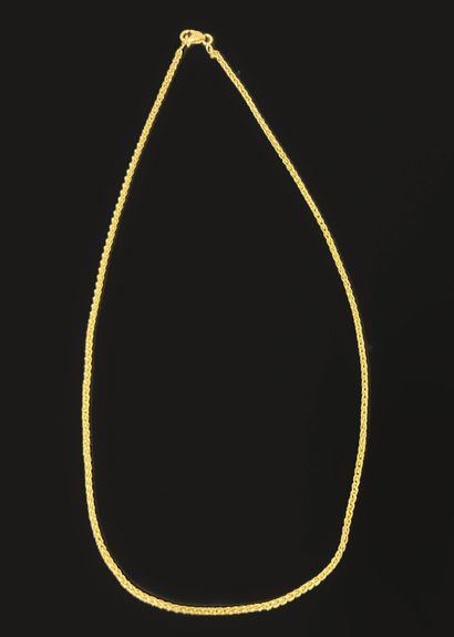Gold necklace, herringbone link.
750°/00...