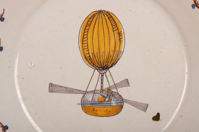 NEVERS fin XVII°
Assiette en faïence à décor...