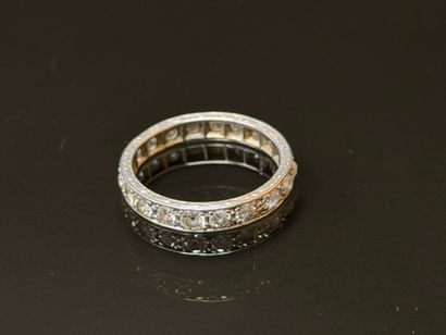 Wedding ring in white gold and diamonds
750°/00...