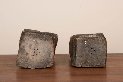 LA BORNE.
Stoneware sculptures symbolizing...