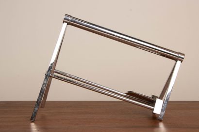 Porte bouteille moderniste en métal chromé....