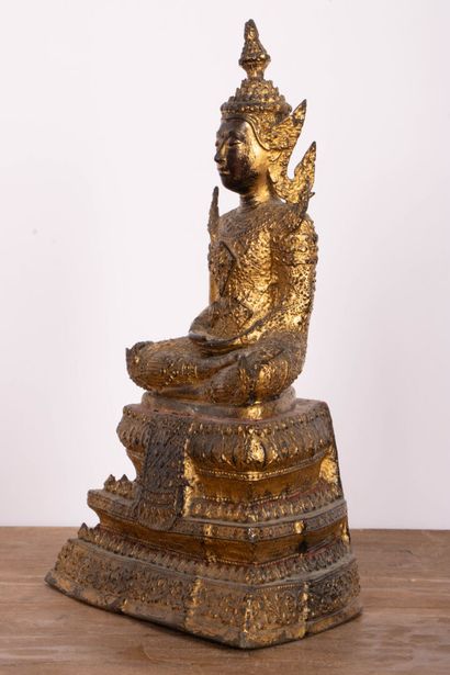 THAILANDE
Bouddha en bronze laqué et doré...