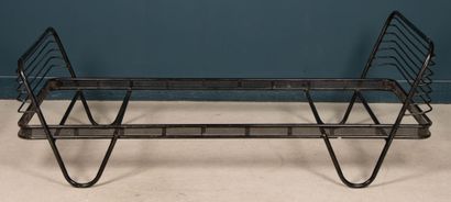 RAPHAEL, vers 1950.
Lit de repos en tube...