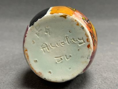 ACCOLAY. 
Vase en céramique à émail polychrome...