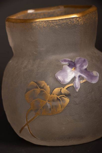 DAUM attribué à 
Paire de petits vases en...
