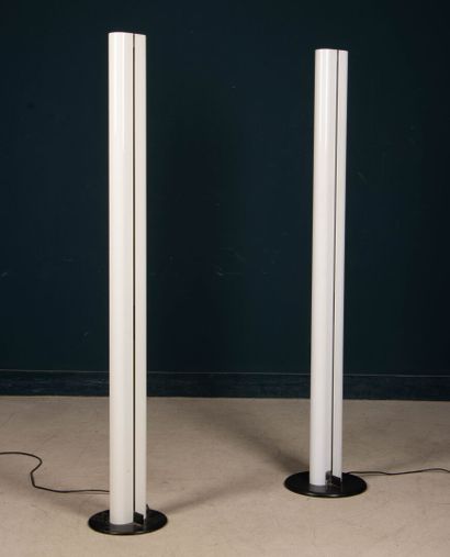 Paire de lampadaires Mégaron 
Design Frattini...
