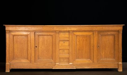 Buffet en enfilade en chêne mouluré
XIX°...