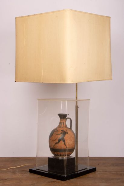 Vase de style grec antique en terre cuite,...