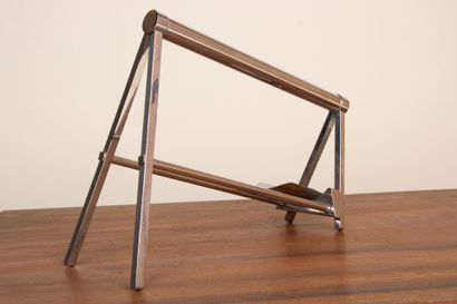 Porte bouteille moderniste en métal chromé....