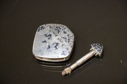 BOUCHERON Paris
Rare briquet à mèche en argent...