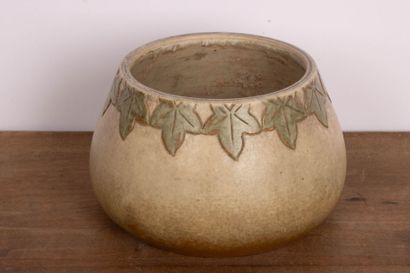 Felix-Optat MILET (1838-1911) à Sèvres 
Vase...