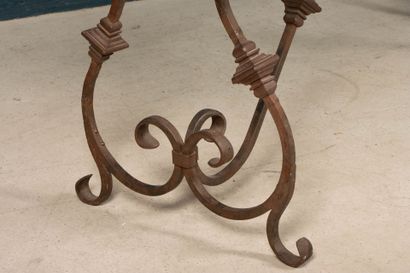 Grande table de salle à manger, piètement...