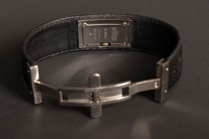GUCCI
Black leather and steel cuff watch
Quartz...