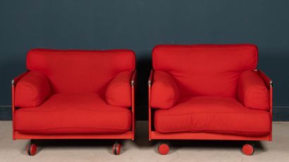 POLTRONA FRAU - 
Paire de fauteuils en cuir...