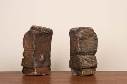 LA BORNE.
Stoneware sculptures symbolizing...