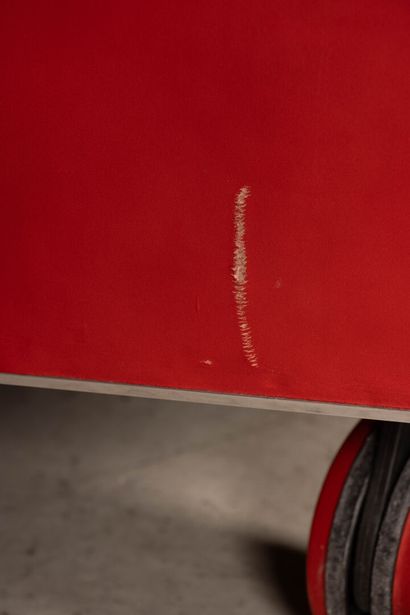 POLTRONA FRAU - 
Paire de fauteuils en cuir...