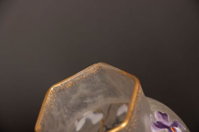 DAUM attribué à 
Paire de petits vases en...