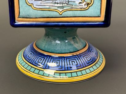 SARREGUEMINES. 
Paire de vases pagodes en...