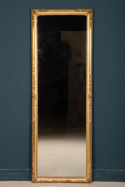 Grand miroir étroit, cadre en bois et stuc...