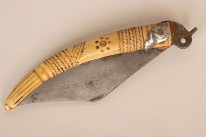 Large couteau pliant de type « navaja »,...