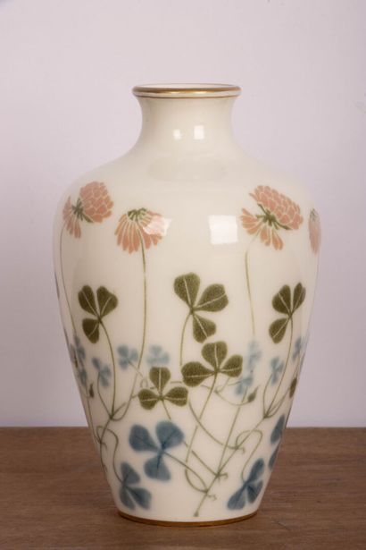 Manufacture Nationale de SÈVRES.
Vase en...