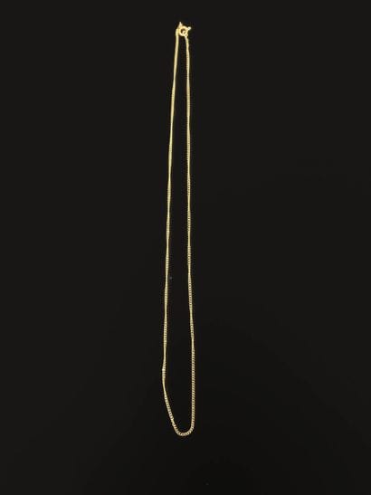 Chain in 750°/00 gold, flat curb chain link
Length:...