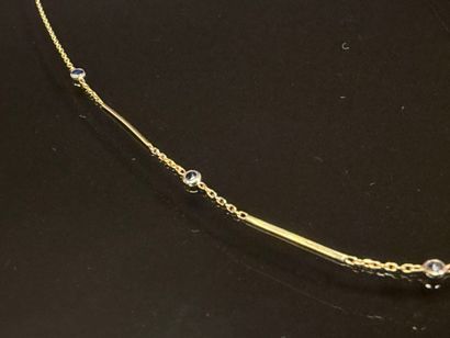 Gold chain with small sapphires
750°/00 gold
Length:...
