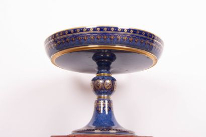 Manufacture Nationale de SÈVRES.
Coupe sur...