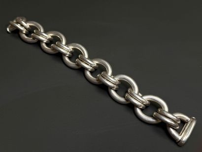 CLIO BLUE Wide-mesh bracelet in silver 925°/00.
L:...
