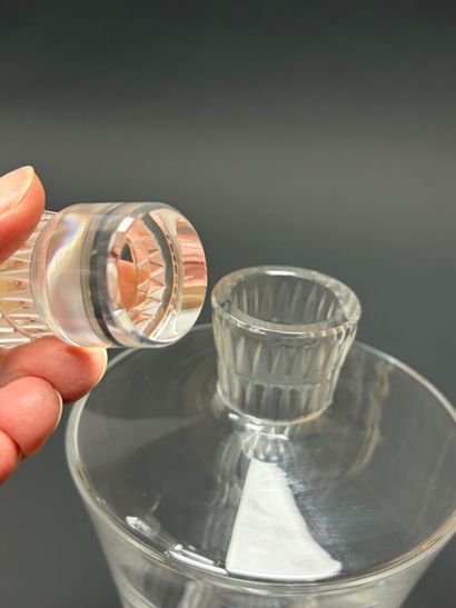 LALIQUE France modèle Bourgueil
Carafe et...
