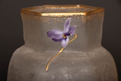 DAUM attribué à 
Paire de petits vases en...