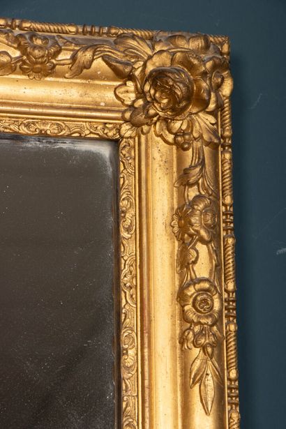 Grand miroir étroit, cadre en bois et stuc...