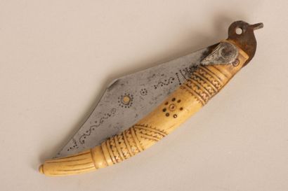 Large couteau pliant de type « navaja »,...