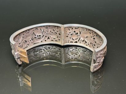 COUQUAUX Joaillier
Bracelet rigide et articulé...