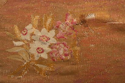 AUBUSSON attribué à 
Grand tapis tissé à...