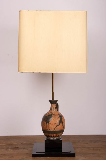 Vase de style grec antique en terre cuite,...