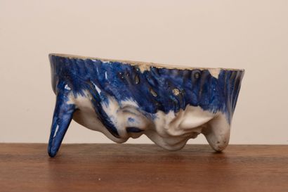 CHINE. 
Large coupelle circulaire en porcelaine...