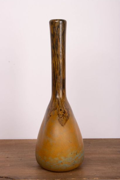 DAUM Nancy
Grand vase à long col en verre...