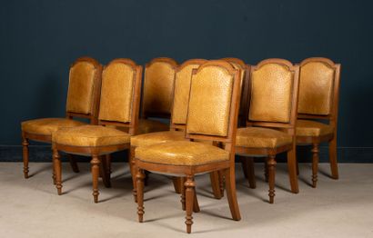 Suite de huit chaises de style Louis XVI,...