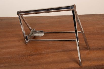Porte bouteille moderniste en métal chromé....