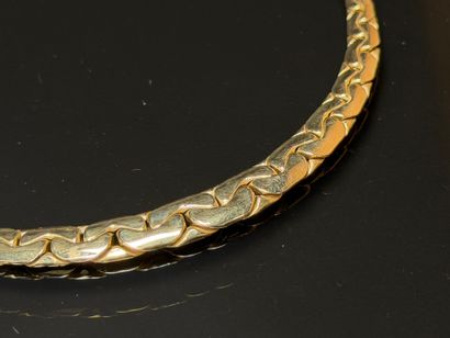 Gold necklace, drop stitch.
750°/00 gold.
Length:...