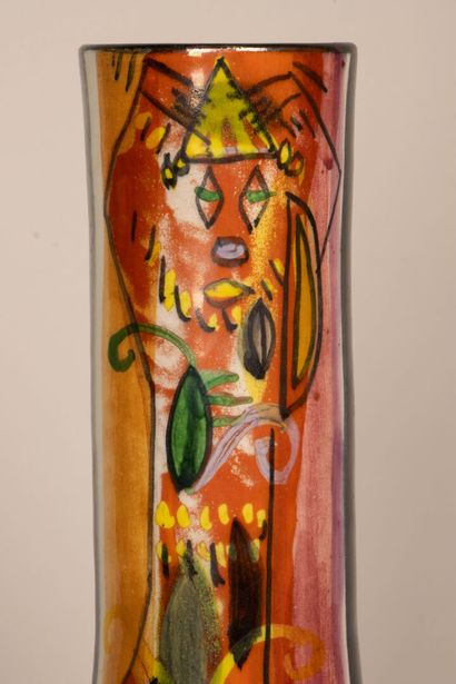 ACCOLAY. 
Vase en céramique à émail polychrome...