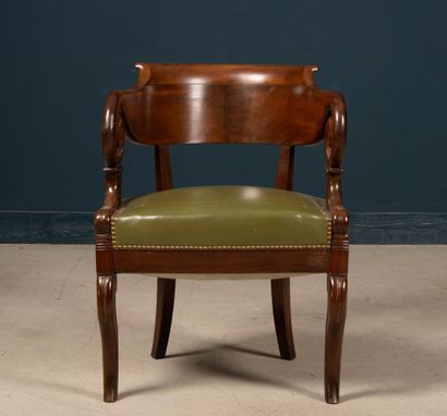 Fauteuil de bureau en acajou de Cuba.
Epoque...