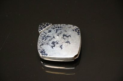 BOUCHERON Paris
Rare briquet à mèche en argent...
