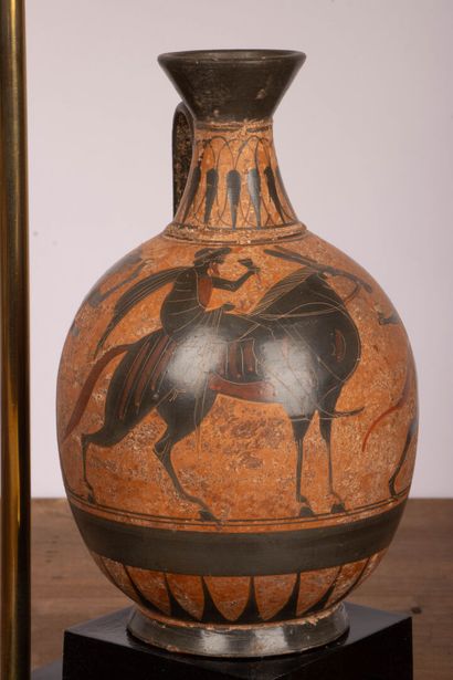 Vase de style grec antique en terre cuite,...