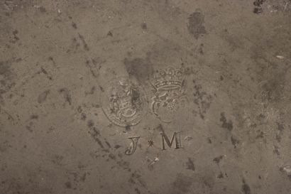 Plat en étain à bord rond mouluré, blason...