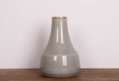 Manufacture de SÈVRES
Vase en porcelaine...