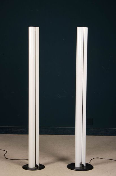 Paire de lampadaires Mégaron 
Design Frattini...